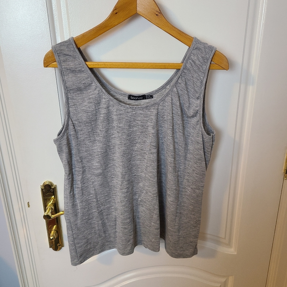 ♦️$5 ADD ON / Boohoo Grey Scoop Neck Tank Top Size US 18
